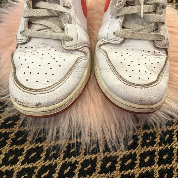 Nike Women's Sneakers White and Red - Picture 9 of 11